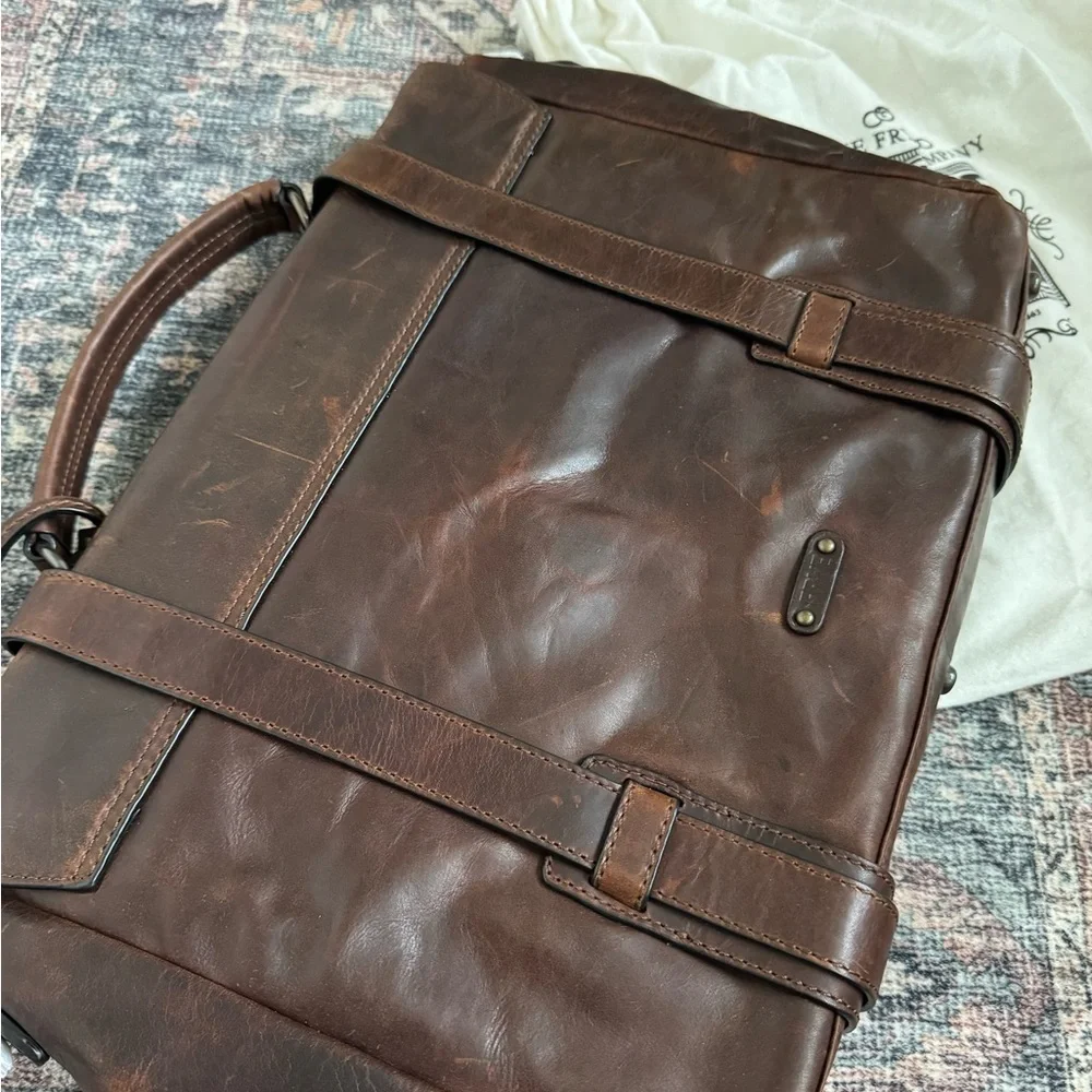 Frye Logan dark Brown Leather Briefcase Messenger Bag Classic Men's Work Bag nwt